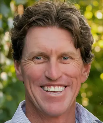 Portrait of Travis Pearce, REALTOR®